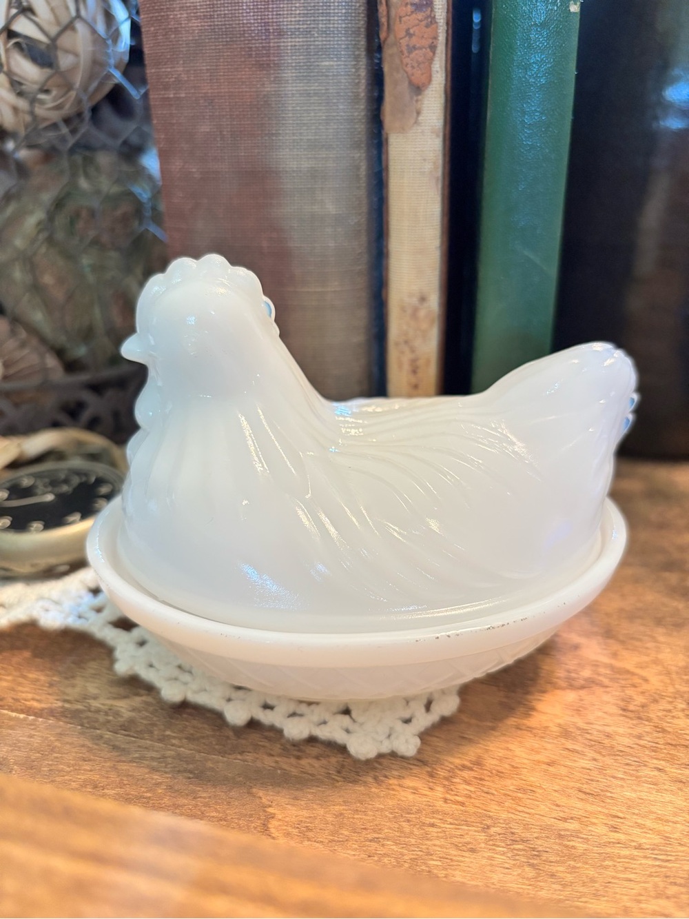 Hazel Atlas Hen on Nest 4.5”